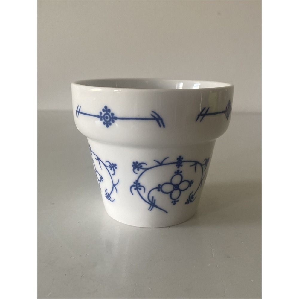Vintage Blue White Strawflower Floral Porcelain Cache Pot Planter Cottagecore